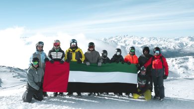 صورة عَلَم الإمارات وصورة زايد وراشد يُزيّنان قمم الألب