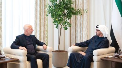 صورة رئيس الدولة يستقبل مؤسّس «أمازون»