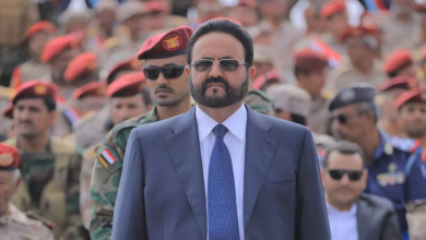 صورة لماذا عاد اللواء سلطان العرادة إلى محافظة مأرب بشكل مفاجئ وبعد ساعات من انقلاب الانتقالي في حضرموت؟ عاجل