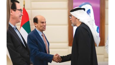 صورة خالد بن محمد يلتقي رئيس معهد «ميلكن» لبحث تطوير الشراكات الاستراتيجية