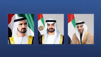 صورة رئيس الدولة ونائباه يهنئون ملك تايلاند بذكرى اليوم الوطني لبلاده