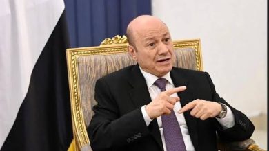 صورة العليمي يبحث مع دبلوماسيين غربيين تطورات التوتر في حضرموت
