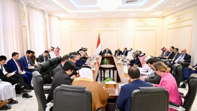 صورة عاجل: الشرعية تكسر الصمت: لا مكان لخطوات الانتقالي خارج قرارات مجلس الأمن وإعلان نقل السلطة ولا يمكن القبول بها كأمر واقع ولن نقبل بأي خطوات أحادية