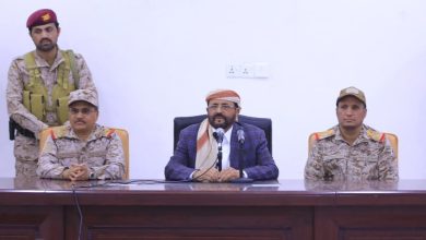 صورة اللواء سلطان العرداة يدعو لتوحيد الصف الجمهوري والتركيز على معركة استعادة الدولة.. رسائل وطنية من مأرب