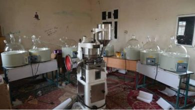صورة الملف الأسود لتمويل الحرب والتجنيد.. إيران تنقل مصانعها من سوريا لليمن وتوسع شبكات التهريب لإغراق دول المنطقة بالمخدرات