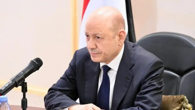 صورة عاجل.. الرئيس يحذر من تداعيات قرار النقد الدولي وقف أنشطته ويؤكد بأن الإنسحاب الفوري لقوات الإنتقالي من المهرة وحضرموت هو الخيار الوحيد