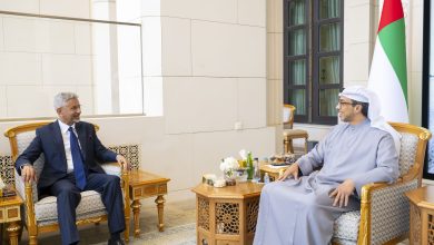 صورة منصور بن زايد يبحث مع وزير الشؤون الخارجية الهندي تعزيز التعاون