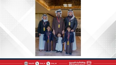 صورة سمو الشيخ خالد بن حمد وأنجاله يتوّجون الفائزين .. ختام مميّز لمهرجان العيد الوطني بسباقات حافلة وانطلاقة قوية لبطولة البحرين الدولية
