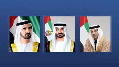 صورة رئيس الدولة ونائباه يهنئون أمير الكويت بالذكرى الثانية لتوليه مقاليد الحكم