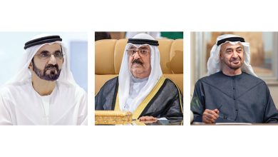 صورة رئيس الدولة ونائباه والحكام يهنئون أمير الكويت بالذكرى الثانية لتوليه مقاليد الحكم
