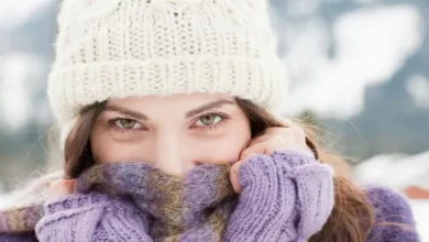 صورة تجنب المرطبات الثقيلة.. كيف تحافظين على بشرتك ناعمة ومشرقة في الشتاء