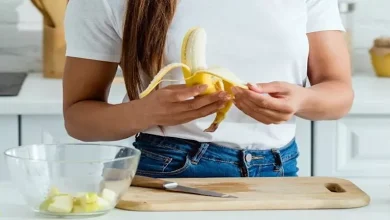 صورة ماذا يحدث لجسمك عند تناول الموز ليلا