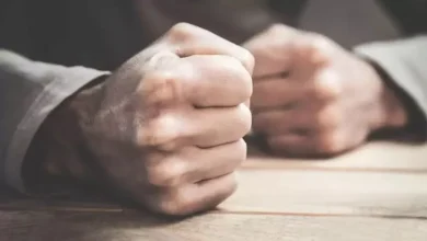 صورة الغضب والشعور بالظلم يزيدان من حدة الألم المزمن أكثر من التوتر