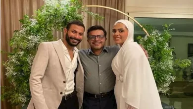صورة بالأحضان.. الصور الأولى من كواليس حفل زفاف فريدة ابنة محمد هنيدي