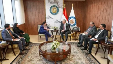 صورة وزير البترول يبحث مع الأوروبي لإعادة الإعمار تمويل المشروع القومي للمس