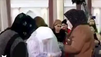 صورة لن تتوقع ما فعلته والدة العريس مع العروس
