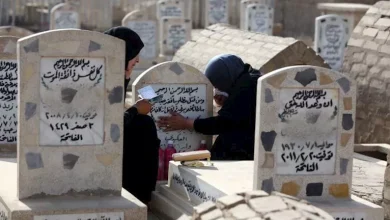 صورة ما حكم زيارة المرأة الحائض للمقابر والمشاركة في الغسل والدفن؟.. أمين ا