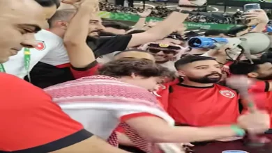 صورة بالفيديو.. الأمير الأردني يقود المدرجات ضد العراق بكأس العرب
