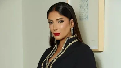 صورة الأبيض يليق بها.. 7 صور ومعلومات عن إطلالة منى زكي