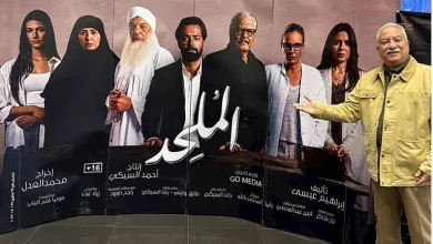 صورة إبراهيم عيسى يحتفل بقرب عرض “الملحد” في السينمات