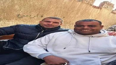 صورة طارق حامد ونجله في زيارة للأهرامات رفقة لاعب المصري السابق (صور)