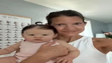 صورة “بتعاملهم زي أولادها”..  سيدة تجني 200 ألف دولار من رعاية الدمى