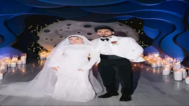 صورة “بعد حفل زفافهما”.. أحمد حمدي يؤدي مناسك العمرة مع زوجته