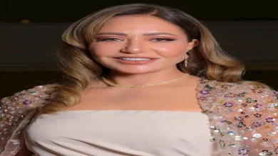 صورة ليلى علوي تستعرض فستانها بافتتاح البحر الأحمر والجمهور يعلق (صور)