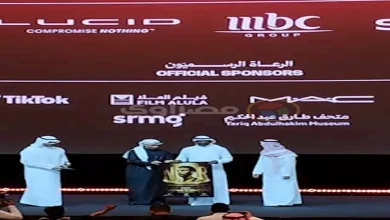 صورة تكريم وتصفيق حار.. الجمهور السعودي يحتفل بلاعب كرة القدم محمد نور