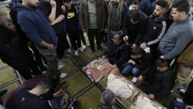 صورة تشييع مهيب للشهيد زياد أبو داود وسط غضب واسع وإضراب شامل في الخليل