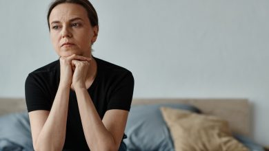 صورة اكتئاب منتصف العمر يزيد مخاطر الإصابة بالخرف بنسبة 50٪.. ما الأسباب؟