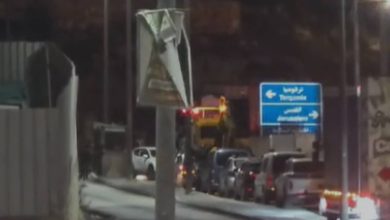 صورة | إعلام عبري: إصابة مجندة “إسرائيلية” في عملية دهس شمال الخليل وانسحاب المنفذ