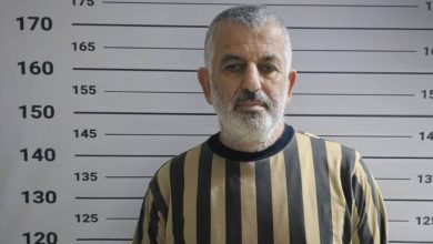 صورة | سوريا: أمن اللاذقية يلقي القبض على خمسة ضباط سابقين بتهمة ارتكاب انتهاكات حرب جسيمة