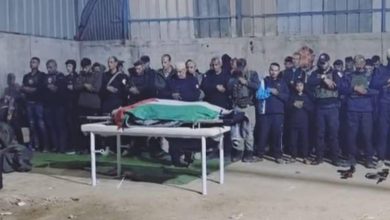 صورة | بالفيديو.. ميليشيا “القوات الشعبية” تؤدي صلاة الجنازة على قائدها ياسر أبو شباب