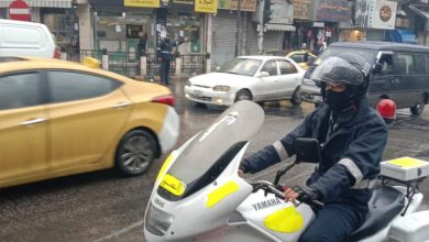 صورة | الأمن العام يدعو الأردنيين لضرورة الابتعاد عن مناطق السيول والتزام الحذر خلال حالة عدم الاستقرار الجوي