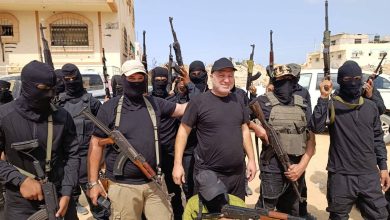 صورة | “البث العبرية”: ميليشيات مسلحة في غزة بدأت بتسليم أنفسها لحماس عقب مقتل أبو شباب
