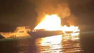صورة | مصر: السيطرة على حريق مروع التهم مركبا سياحيا قرب الغردقة دون وقوع إصابات