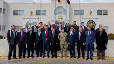 صورة | الملك يلتقي متقاعدين عسكريين خدموا معه في القوات الخاصة ويعبر عن تقديره لجهودهم