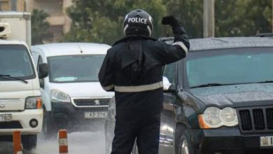 صورة | الأمن العام يوجه السائقين لتفادي حوادث الشتاء وضمان القيادة الآمنة