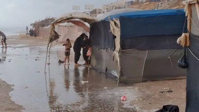 صورة | غزة تحت الأمطار.. خيام النازحين تتحول إلى برك مياه والكارثة تقترب فيديو