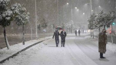 صورة | الأردن على موعد مع زخات ثلجية خلال ساعات فجر وصباح الأربعاء فوق قمم الجنوب العالية