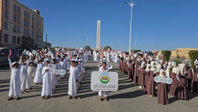 صورة شاهد.. أكبر احتفال قرآني في مأرب لتخريج أكثر من 1300 حافظ لكتاب الله