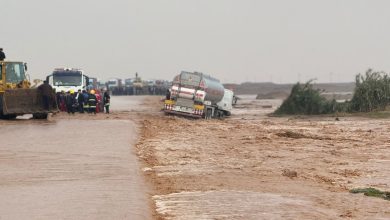 صورة شاهد.. لحظات إنقاذ مثيرة لاثنين من قوات البشمركة حاصرتهما السيول