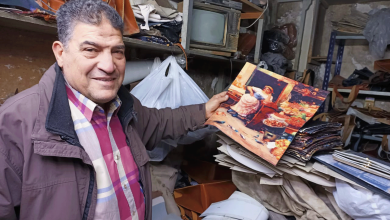 صورة رائحة الجلود والذاكرة.. ورشة صغيرة تحرس تراثا عمره قرن بالقاهرة القديمة