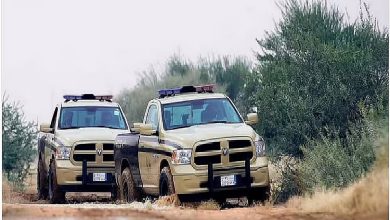 صورة ضبط 3 مواطنين مخالفين لنظام البيئة لنقلهم حطبًا محليًا في محمية الملك خالد الملكية