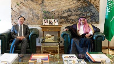 صورة  نائب وزير الخارجية يبحث تعزيز العلاقات الثنائية مع السفير الصيني