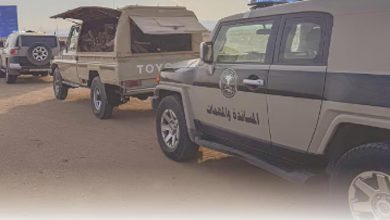 صورة دوريات المجاهدين تضبط مواطنا بحوزته حطب محلي معروض للبيع بحائل