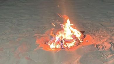 صورة ضبط مواطن لإشعاله النار في غير الأماكن المخصصة بمحمية الملك عبدالعزيز الملكية