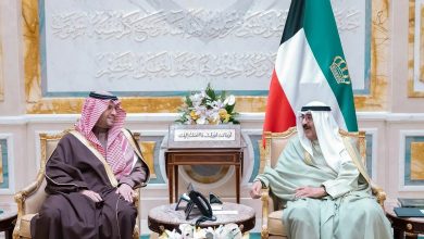 صورة أمير الكويت يستقبل الأمير تركي بن محمد ويؤكد عمق الأخوة مع السعودية
