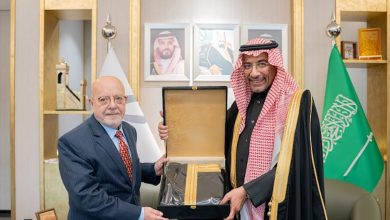 صورة «الخريف» يلتقي وزير الاقتصاد والصناعة السوري ويبحثان تعزيز التعاون بين البلدين